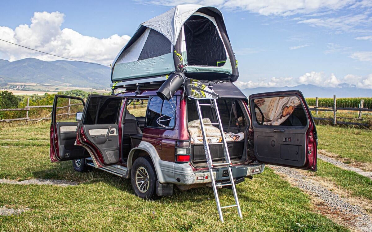 Mitsubishi Pajero Camper - 7
