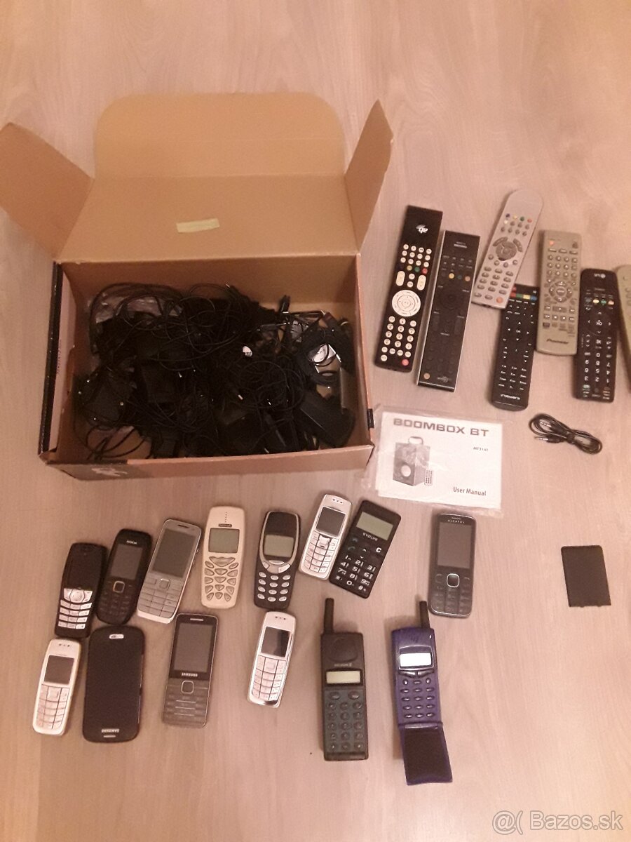 Rôzne retro. veci lietadlo,i novšie, - 7