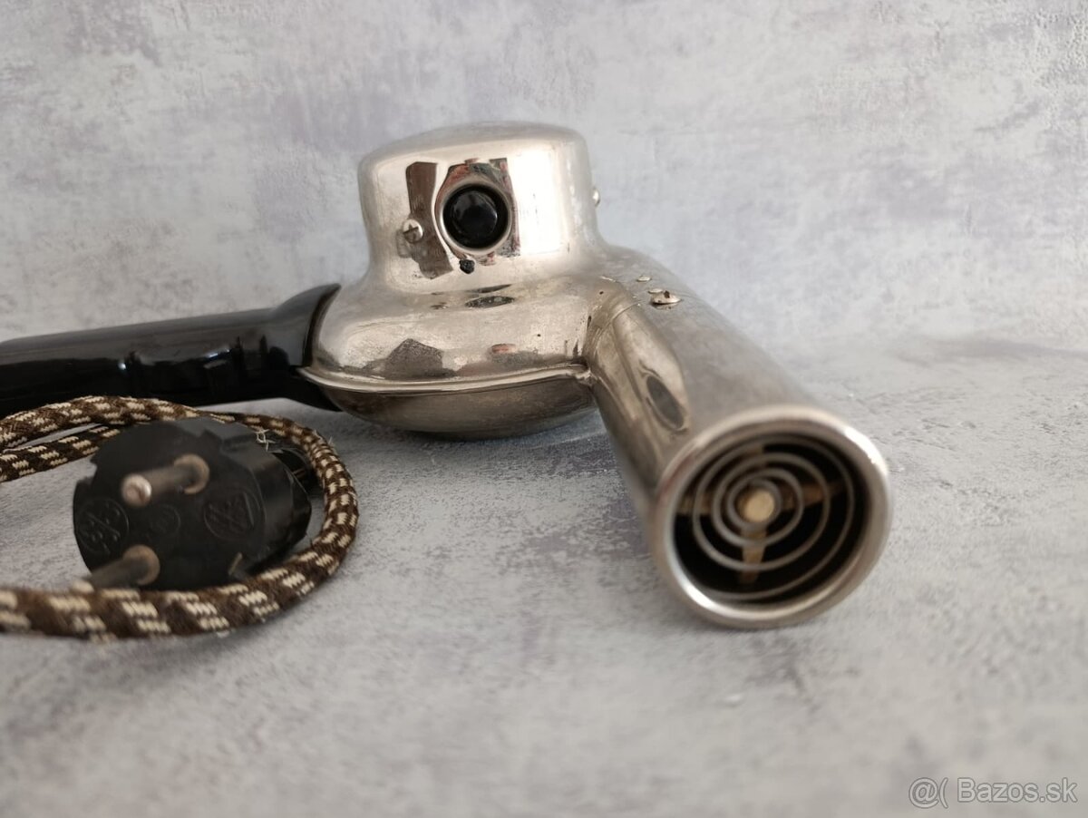 Starý značkový fén AEG – chromovaný kov, textilní kabel, krá - 7