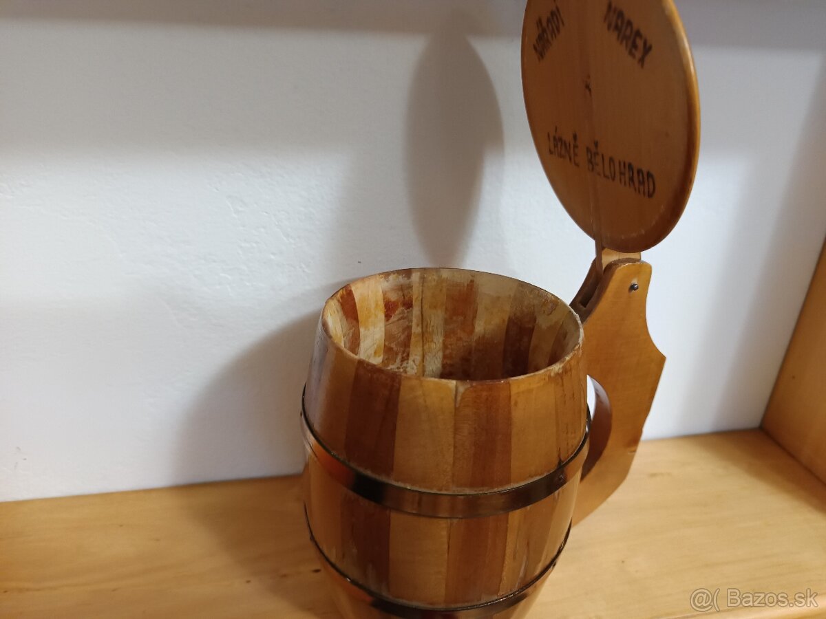 Staré drevené črpaky v dobrom stave - 7