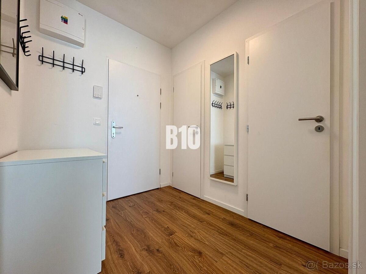 Novinka - novostavba - garážové státie - 7