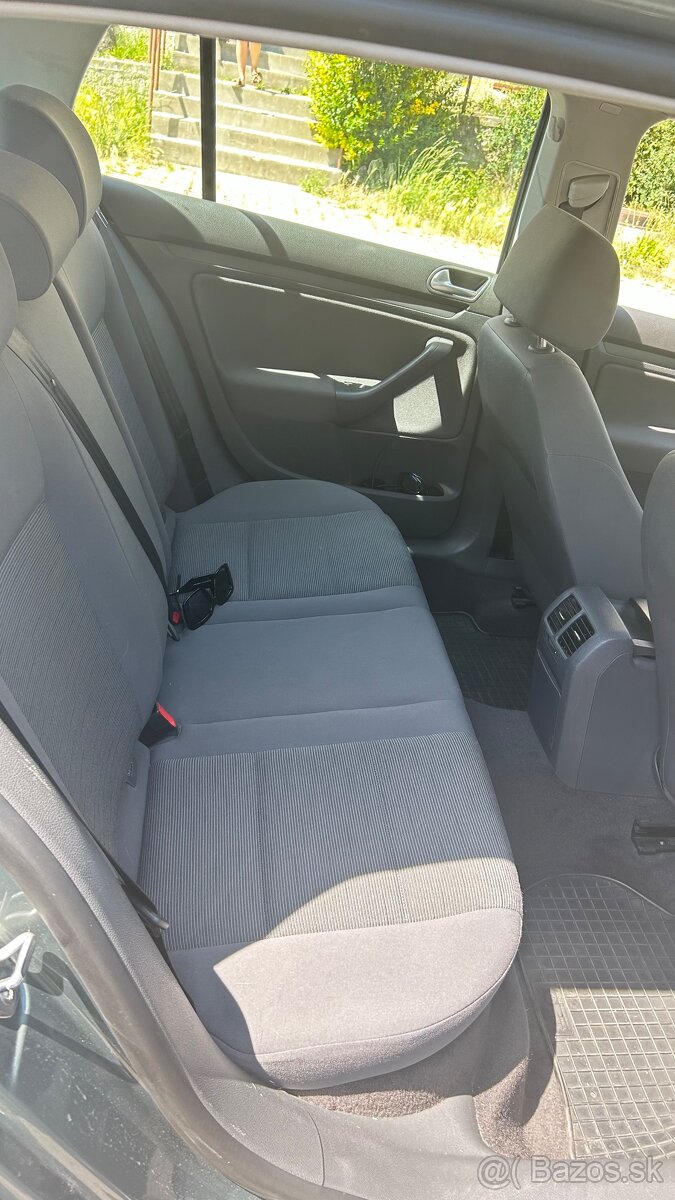 Predám Volkswagen Golf V 92000km.. - 7