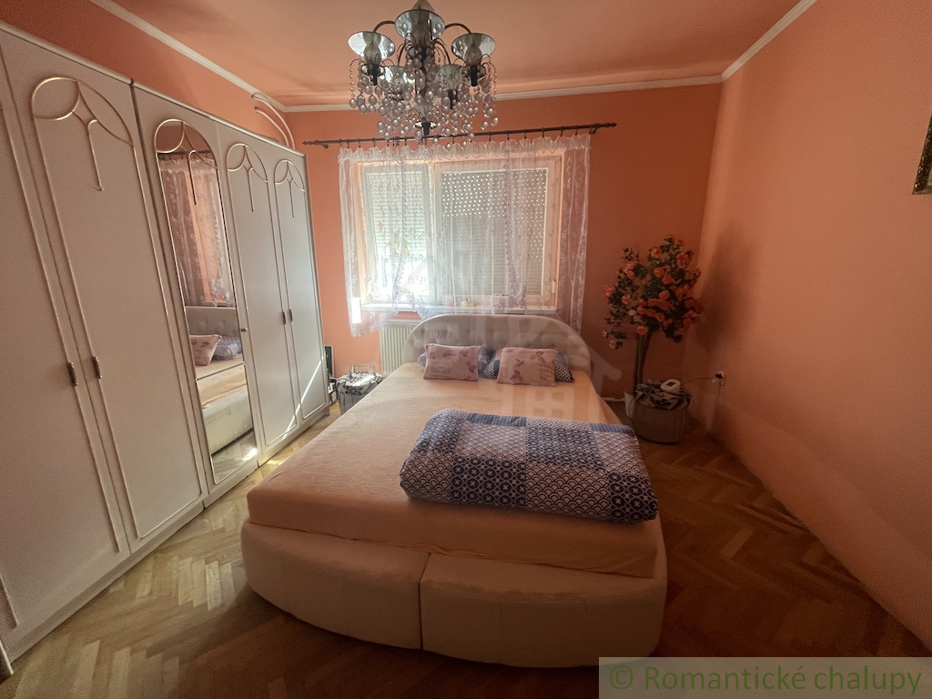 Dva rodinné domy na jednom pozemku v atraktívnej lokalite - 7