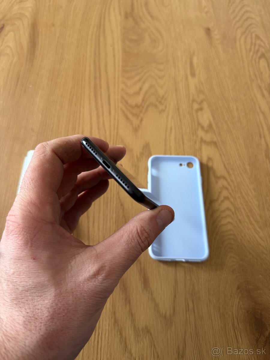 iPhone SE 2020 64 gb Black v záruke + príslušenstvo - 7