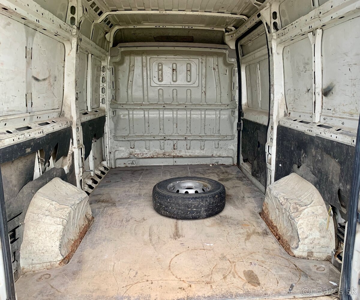 PEUGEOT BOXER 2,2 HDi; 3-miestny - 7