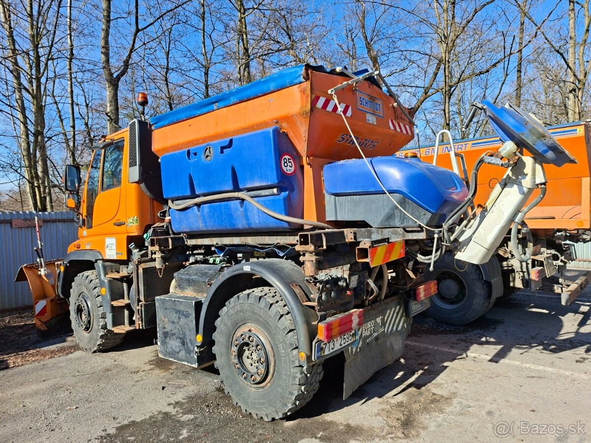 MB UNIMOG U 400 4X4 - 7
