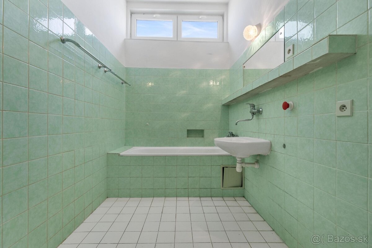 5 IZB.RODINNÝ DOM S ÚŽASNÝM VÝHĽADOM, GARÁŽ,TICHÉ PROSTREDIE - 7