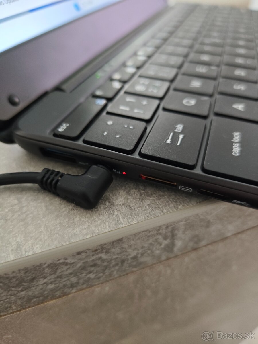 UMAX VisionBook N12R - 7