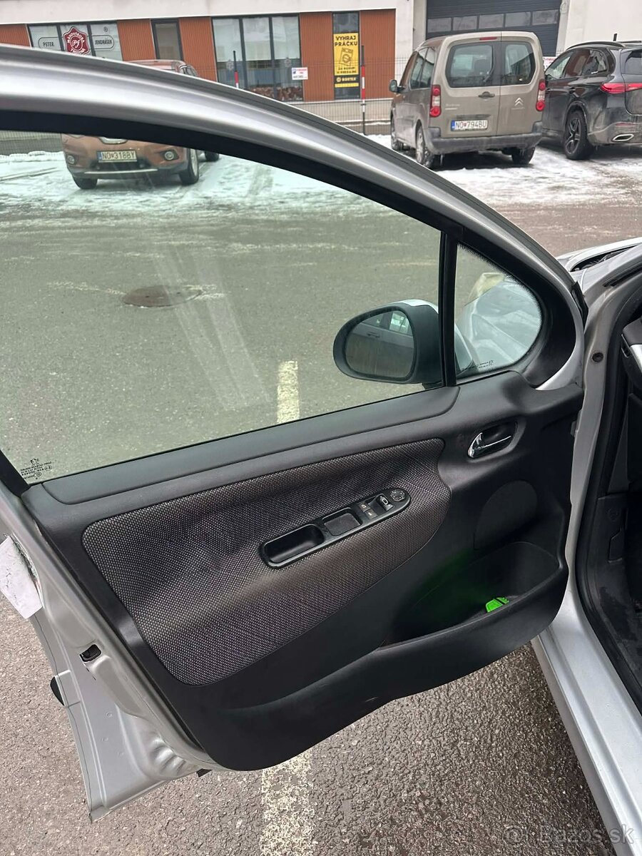 Predám Peugeot 207sw 1,6HDi 66kw - 7