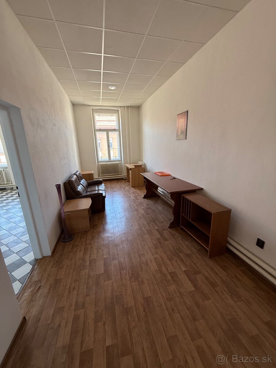 Prenájom kancelárie v Brezne - centrum - 7