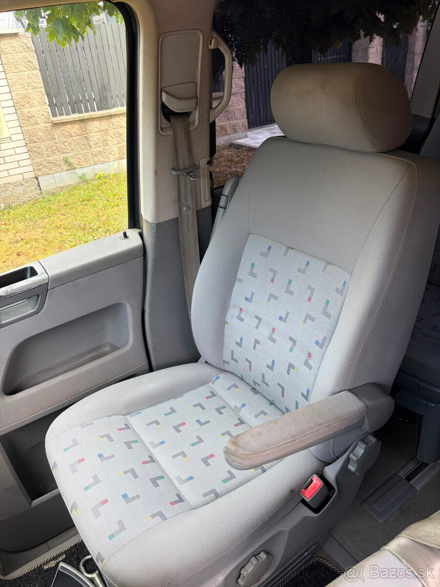 Volkswagen Multivan 2.5 TDI 96 kW – 7 míst - 7