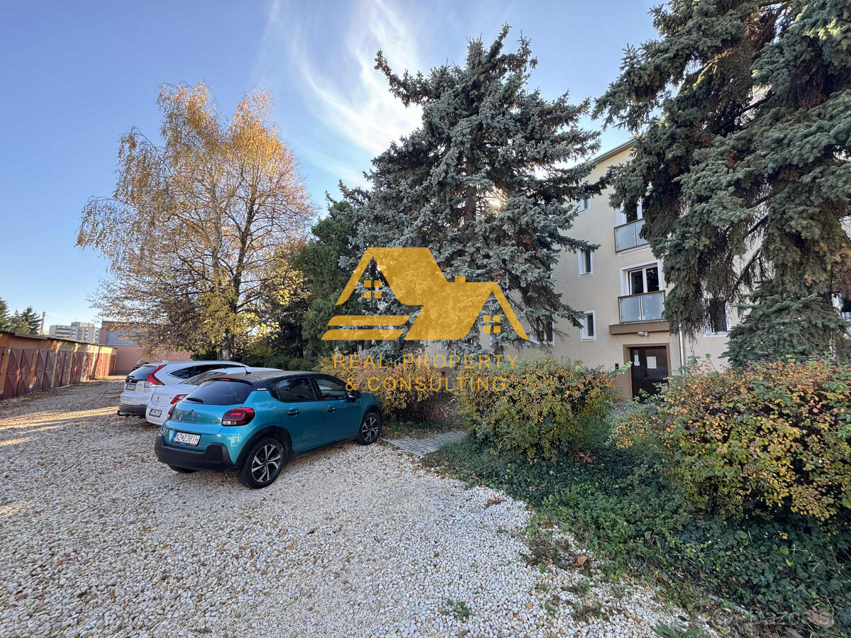 Prenajmem 3 izbový byt s parkovaním v centre v Nových Zámkoc - 7