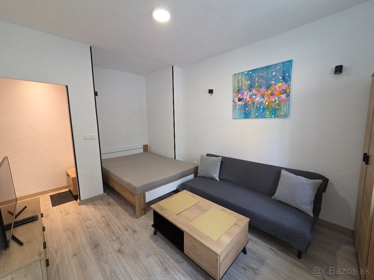 Ubytovanie v centre BB -od 3 hod.- - 7