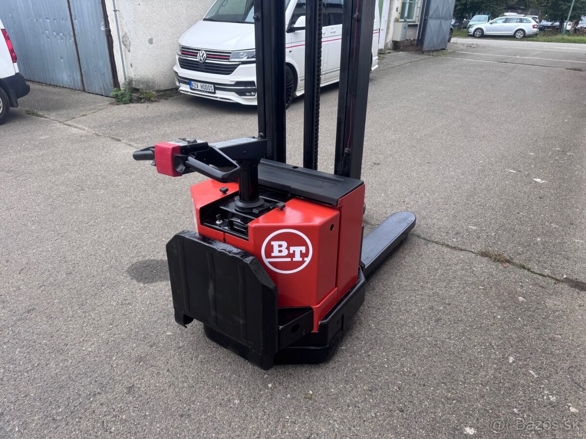 Vysokozdvižný vozík ručně vedený s plošinkou 1,2t - 7