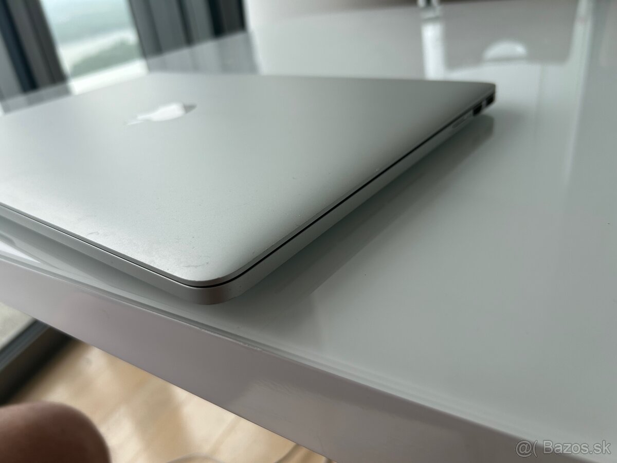 MacBook Pro 15" Retina ,TOP STAV - 7