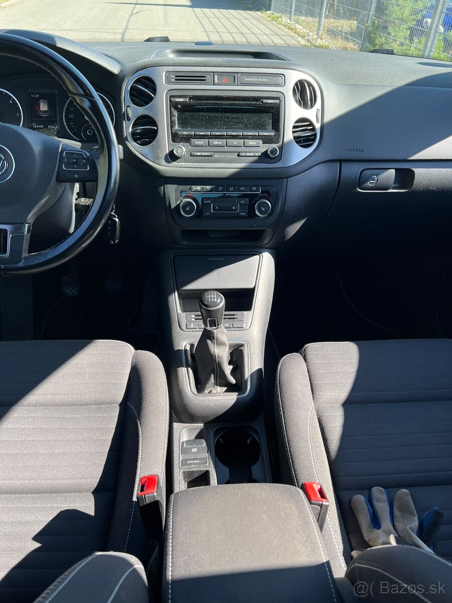 VW Tiguan 2,0 tdi - 7