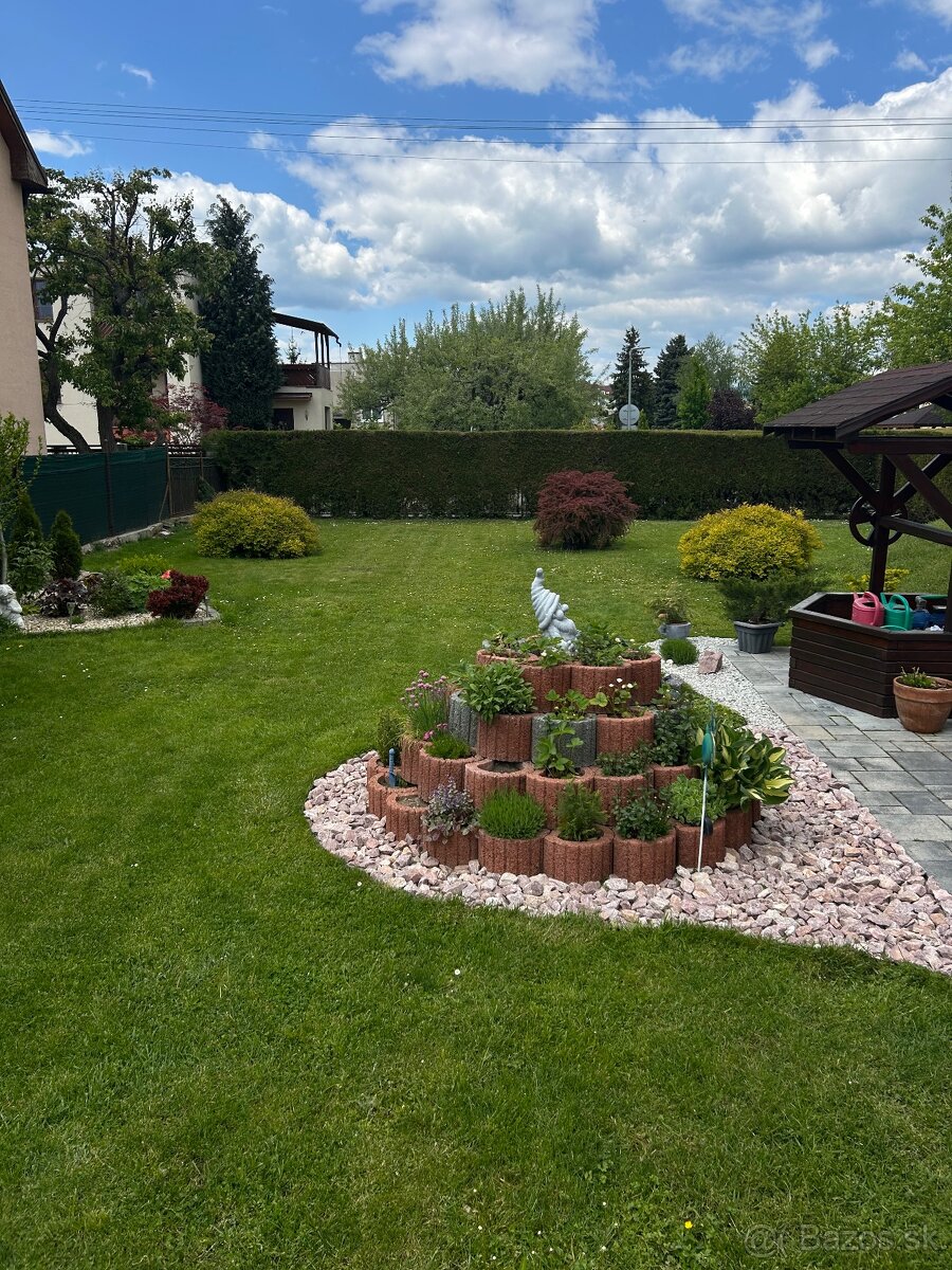 POKOJNÉ BÝVANIE V RODINNOM DOME V ŽIARI NAD HRONOM - 7