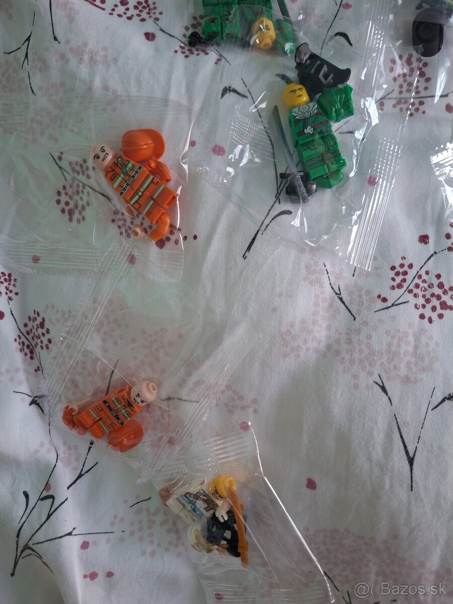 ✅ 30x Lego postava - 7