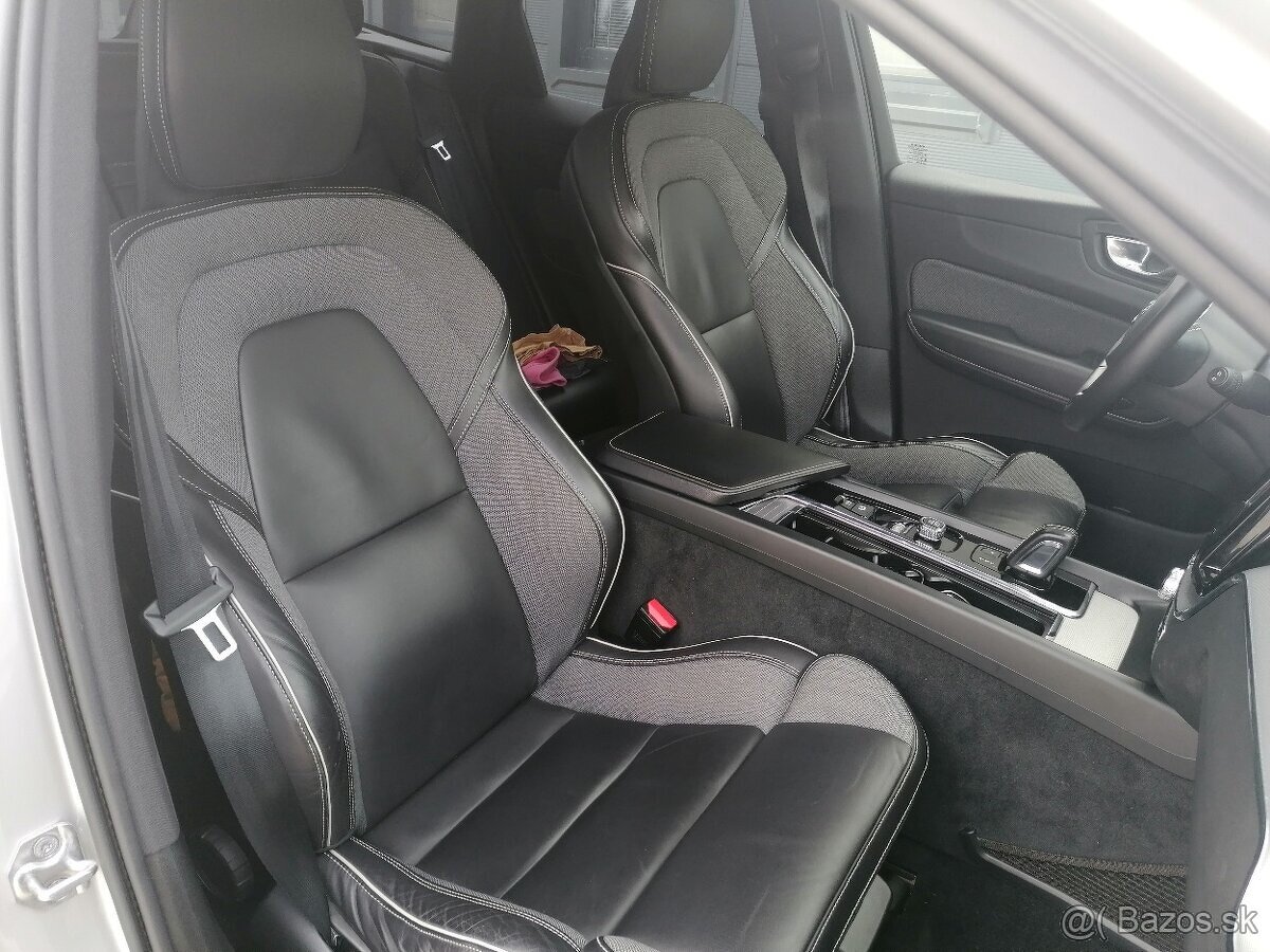 Volvo XC60 R-Design 2.0 D B4 mHEV AWD 4x4 - 7