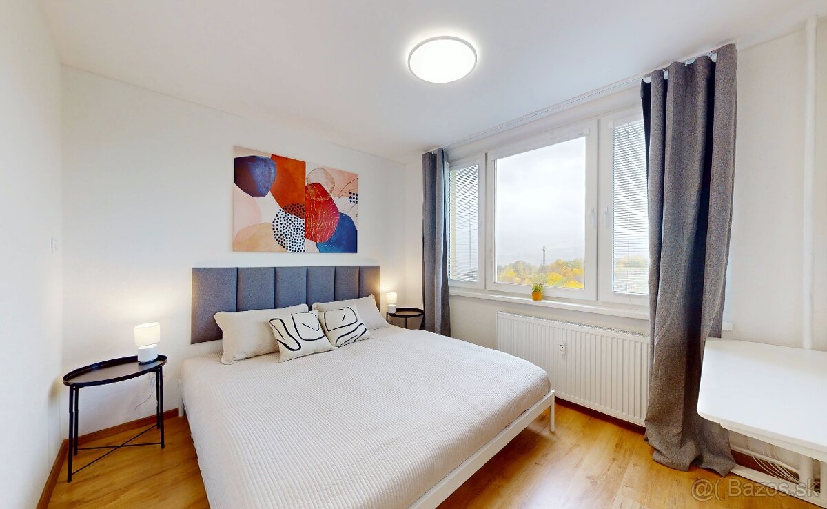 Moderný komplet zrekonštruovaný 3 izbový byt s balkónom - 7