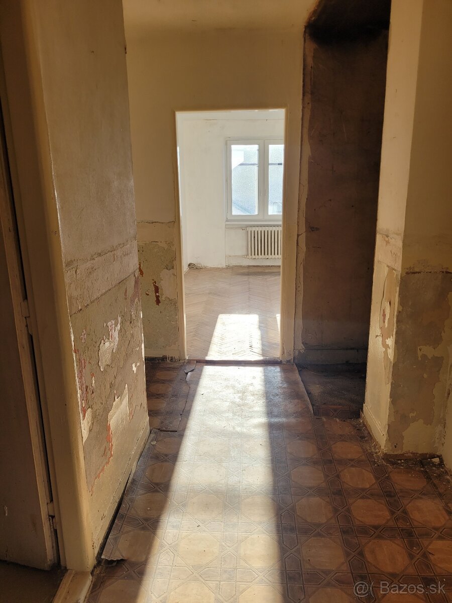 Veľký 2 izb. byt, ul. Školská - 7