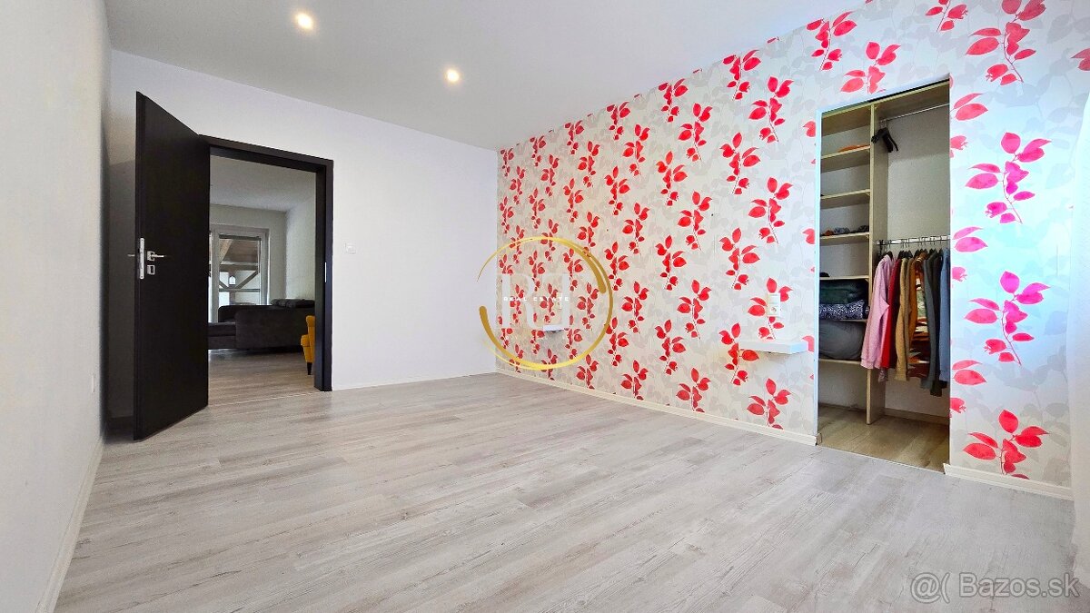 Útulný 3-izbový dom s veľkým pozemkom (910m2) a terasou - 7