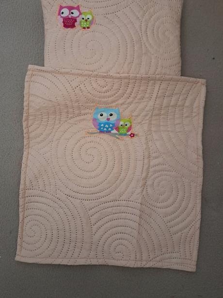 Deka s vankúšom a zavinovačky pre bábiky - 7