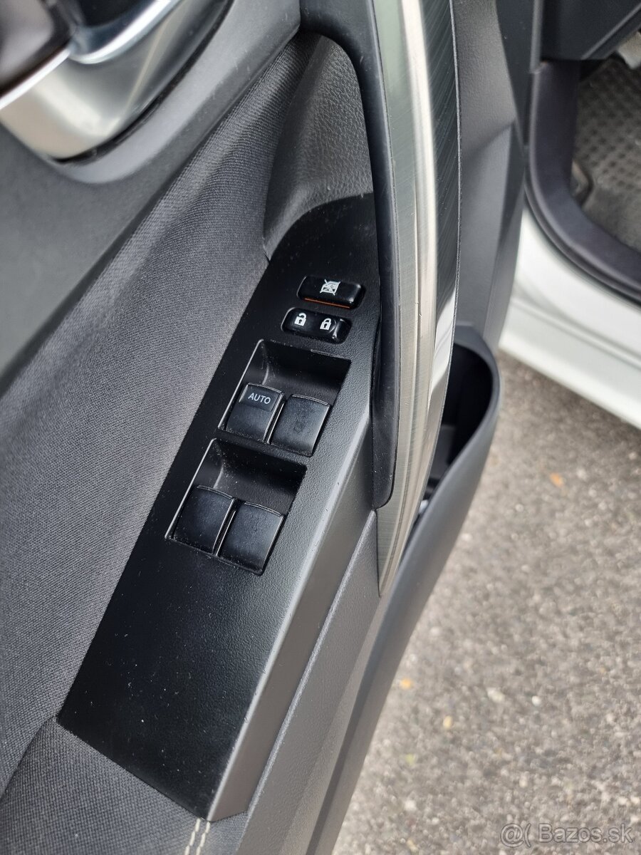 Toyota Auris Touring Sports 1.4 l D-4D DPF Style za 5.690 € - 7