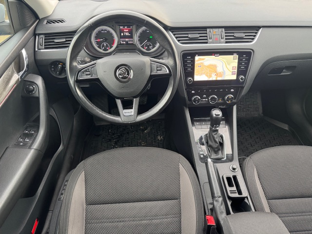 Škoda Octavia Combi 2.0 TDI Scout DSG 4x4 - 7