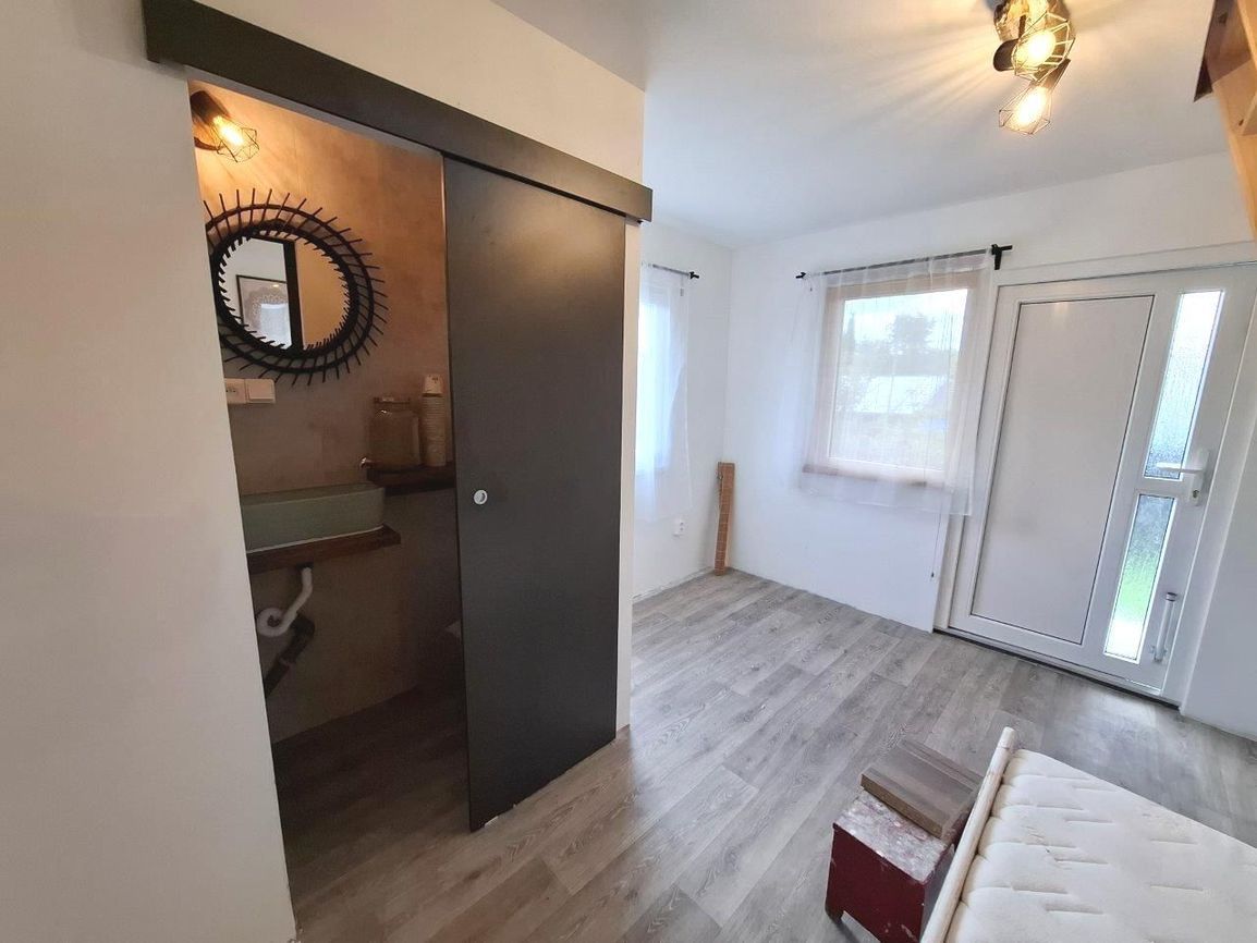 PREDAJ: CHATA S POZEMKOM 549m2 FOTOVOLTAIKA POPRAD SÍDL. JUH - 7