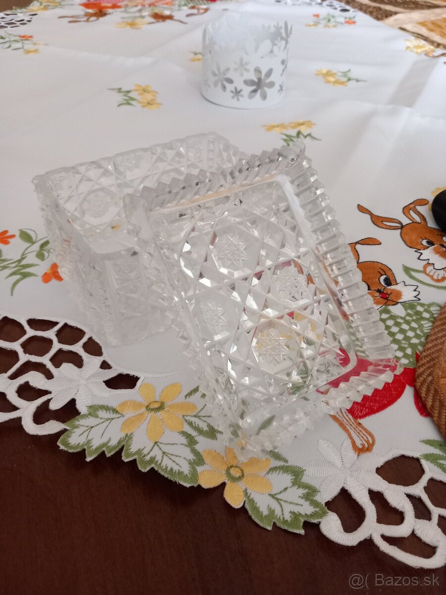 Neposkodene,nepouzivane , len vystavene - 7