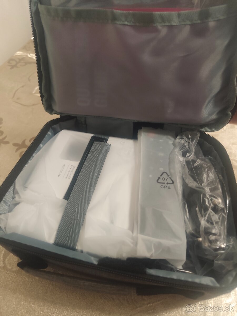 FullHD LED prenosný projektor - 7