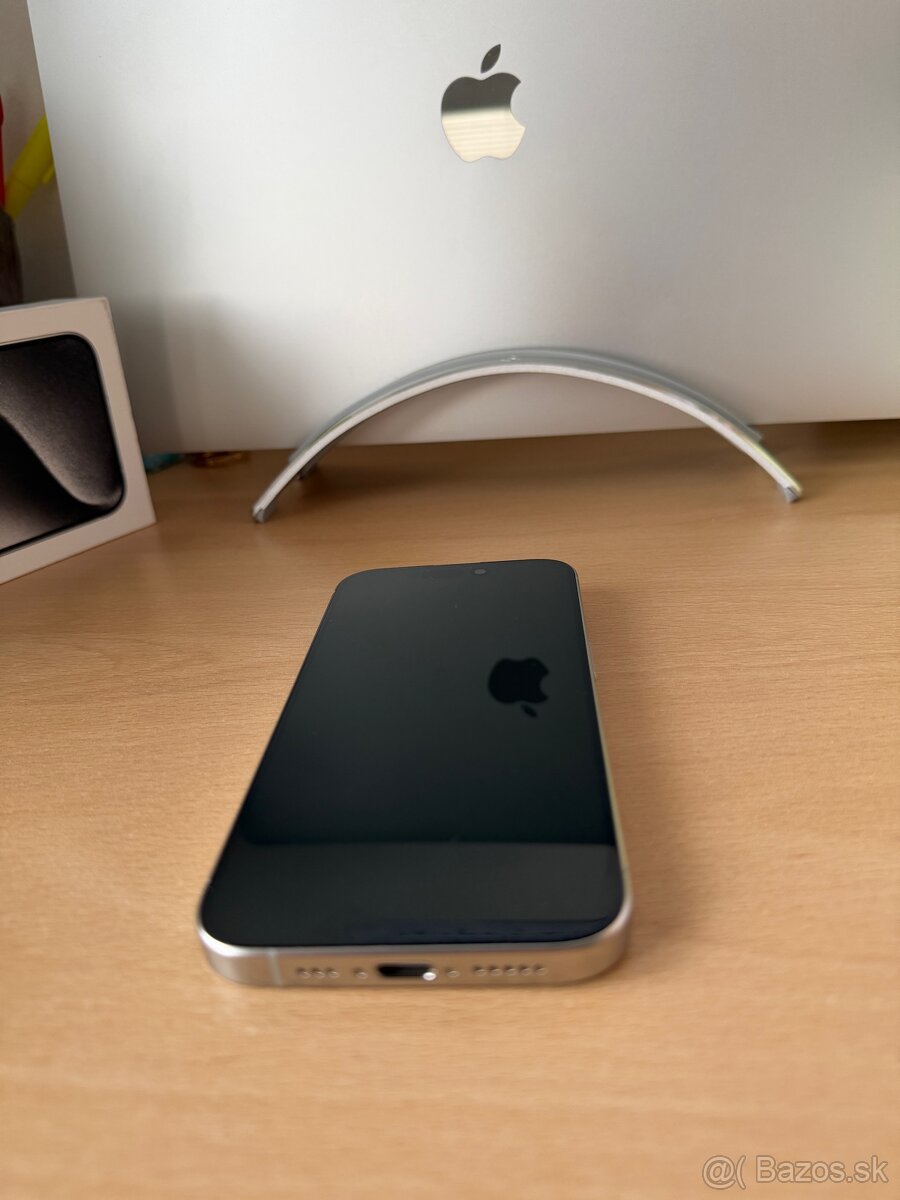 iPhone 15 Pro 256 GB - 7