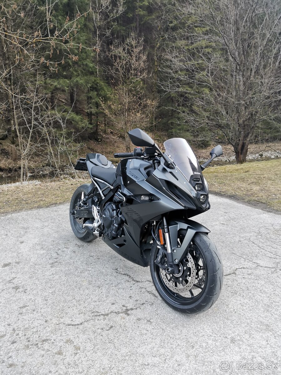 Suzuki GSX-8R - 7