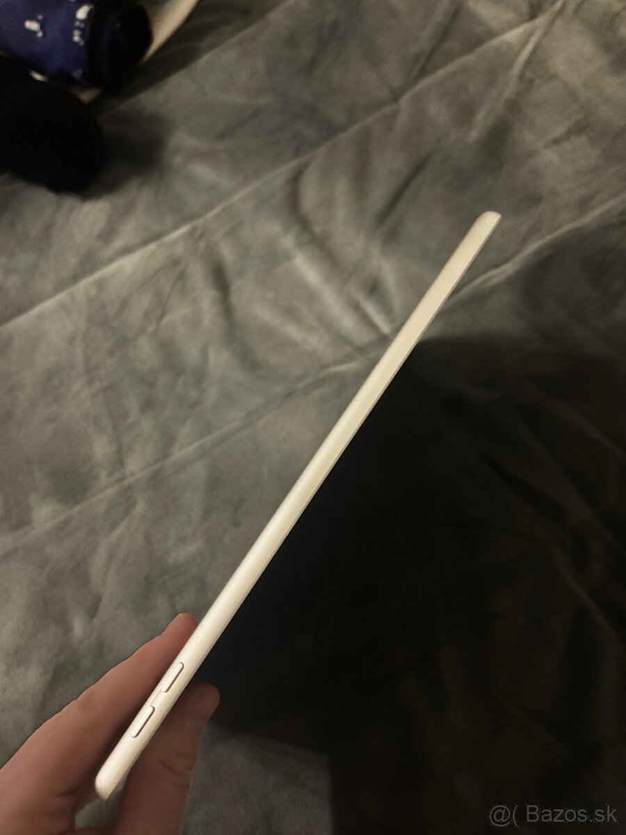 iPad 5. generácie 32 GB - 7