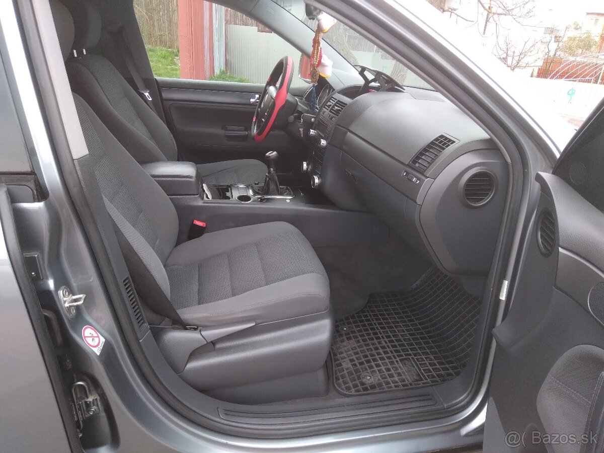 Volkswagen Touareg 2,5 tdi - 7