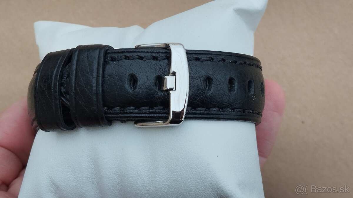 Krásné starožitné hodinky IWC Schaffhausen zdobené medailemi - 7