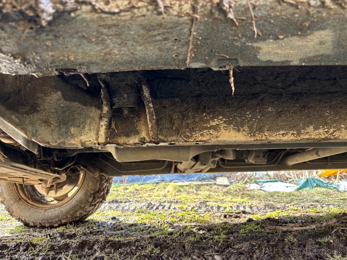 Predám Suzuki Grand Vitara 2.0 Diesel 4x4 - 7