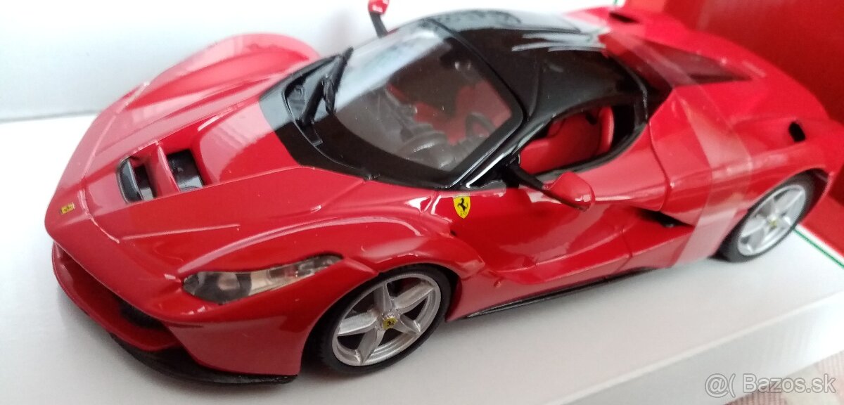 La Ferrari 1:24 Burago - 7
