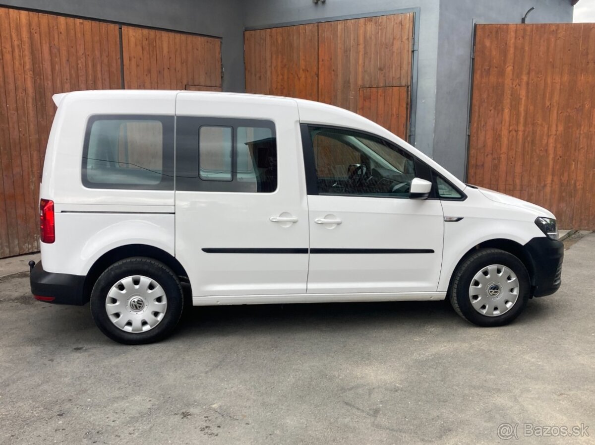 VOLKSWAGEN CADDY TSi benzín 5 - 7 míst - 7
