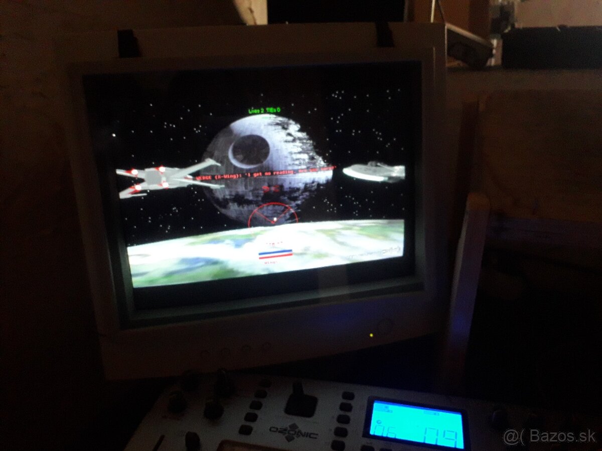 Staré PC na retro hry a hudbu s príslušenstvom - 7