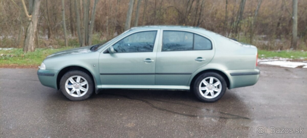 Škoda Octavia 2.0i, 85kw, benzín - 7