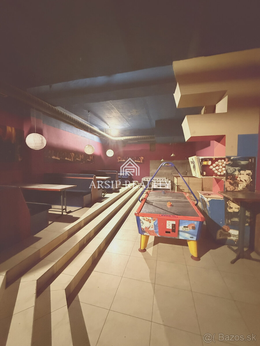 Na prenájom: Obchodný priestor 500 m² v centre Humenného I - 7