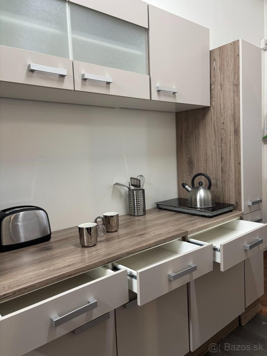 Kapučínová moderná kuchyňa ALEX - 7