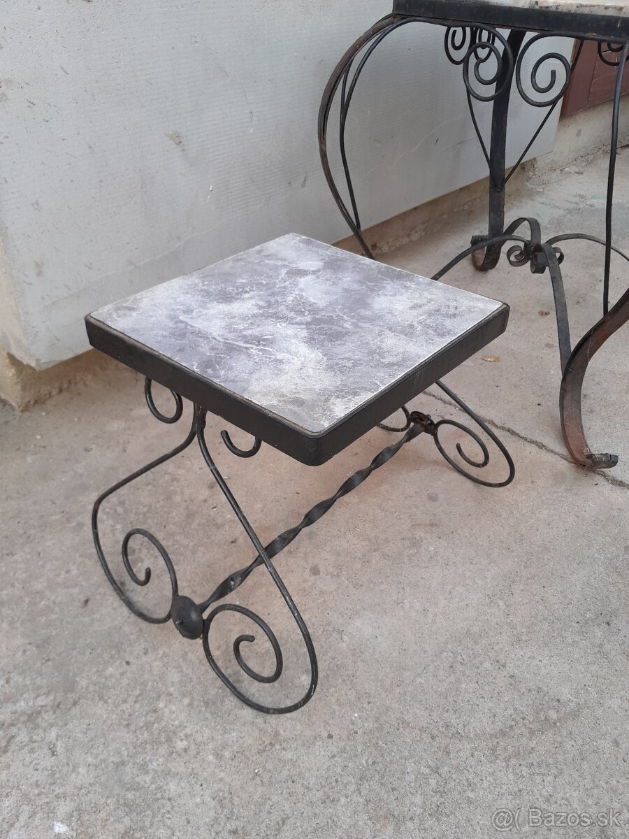 Predám stolík, stojan na kvety - 7