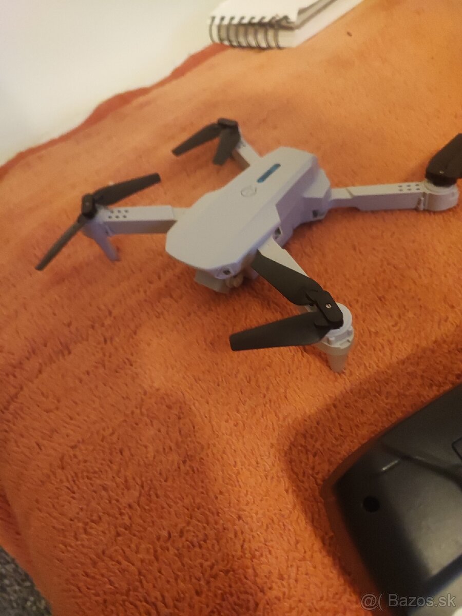 Dron + obal a 4 baterky - 7
