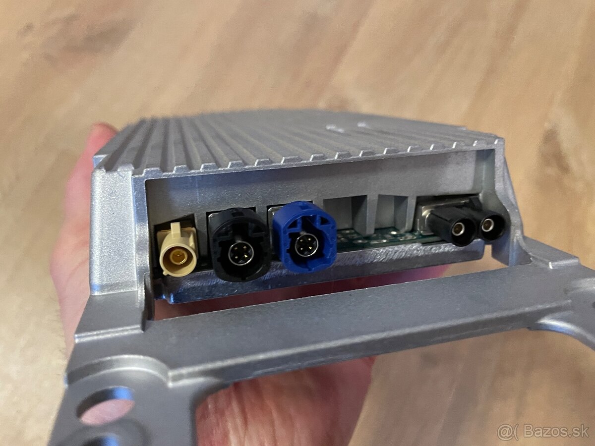 Predám funkčný bluetooth modul COMBOX pre BMW - 7