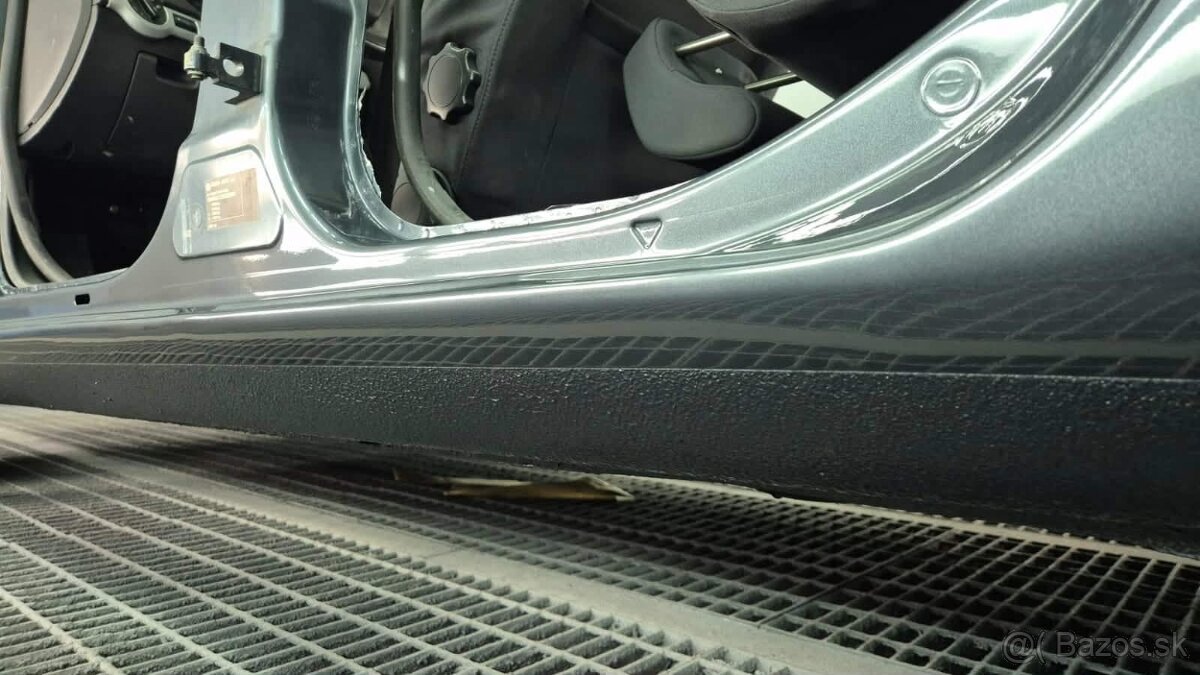 Škoda octavia 1.6 FSI 85KW - 7