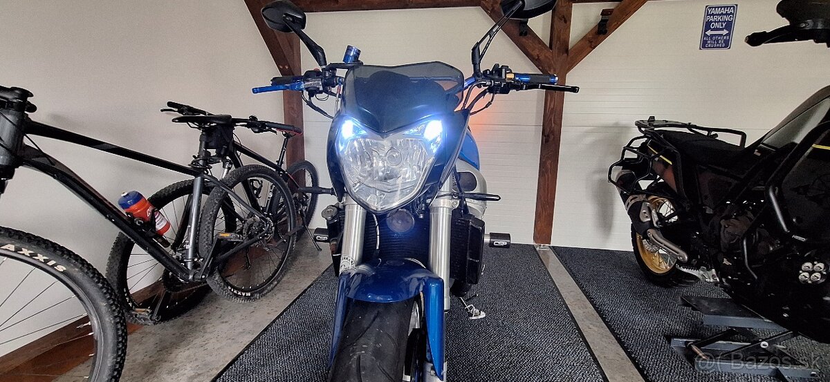 Suzuki GSX 750R - 7