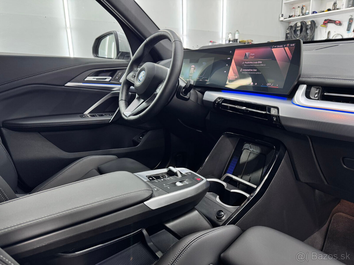 / REZERVOVANÉ / BMW iX1 xDrive E30 X-LINE INDIVIDUAL - 7